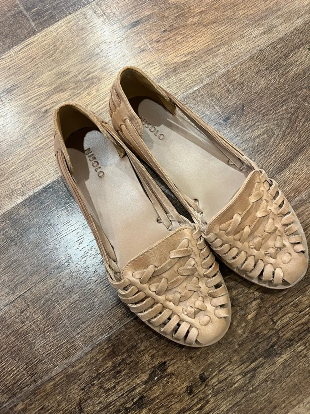 Nisolo Huarache Sandals in the almond tan color 6.5 - Picture 2 of 4